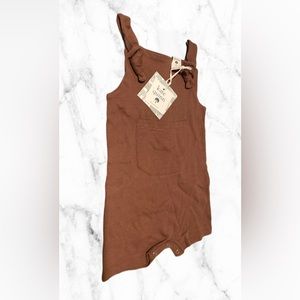 Kate quinn tie pocket overall shortie color clove size 2t
